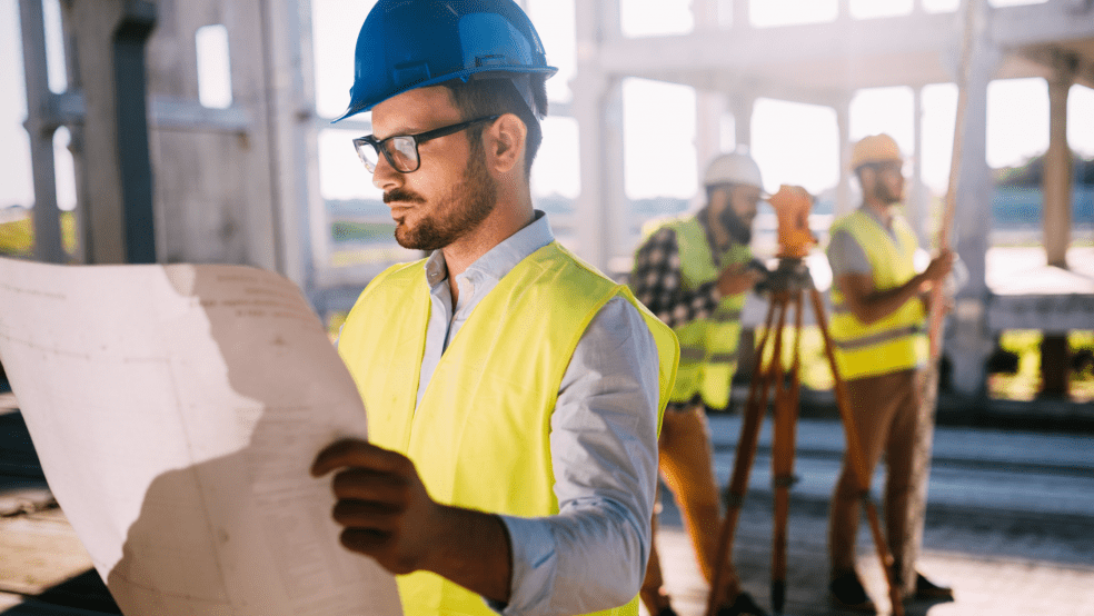 How to Become a Qualified Construction Site Manager